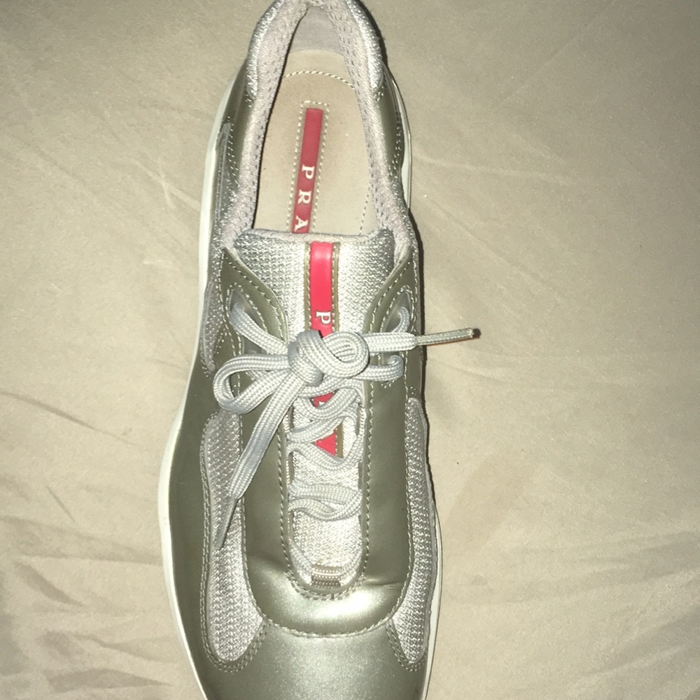 I’m selling Prada sneakers